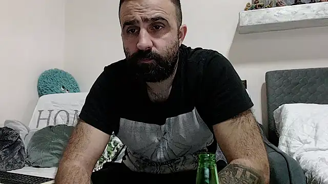 Snapshot of ivat80 chatting on 12-23-24, 06:26 ivat80 online show from 12-23-24, 06:26