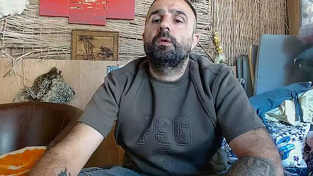 Snapshot of ivat80 chatting on 07-12-26, 08:59 ivat80 online show from 07-12-26, 08:59