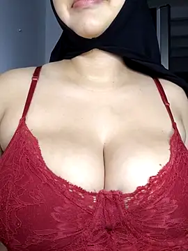 Snapshot of shirazz_najmm chatting on 10-13-25, 02:07 shirazz najmm online show from 10-13-25, 02:07
