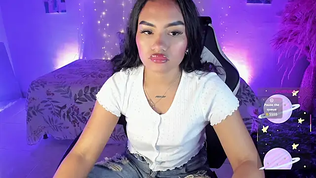 Riana Kean online show from 12-19-25, 01:09