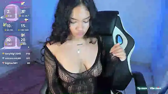 Snapshot of Riana_Kean chatting on 02-18-25, 05:53 Riana Kean online show from 02-18-25, 05:53