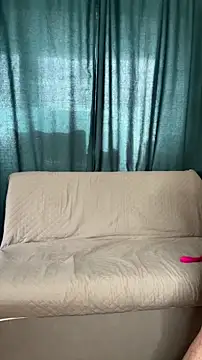 Snapshot of MrMrsRight chatting on 03-18-25, 08:17 MrMrsRight online show from 03-18-25, 08:17