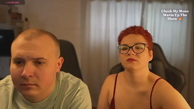 Snapshot of MrMrsRight chatting on 02-24-26, 07:42 MrMrsRight online show from 02-24-26, 07:42