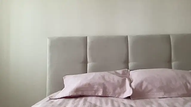 Snapshot of LisaFlower chatting on 06-02-26, 01:44 LisaFlower online show from 06-02-26, 01:44