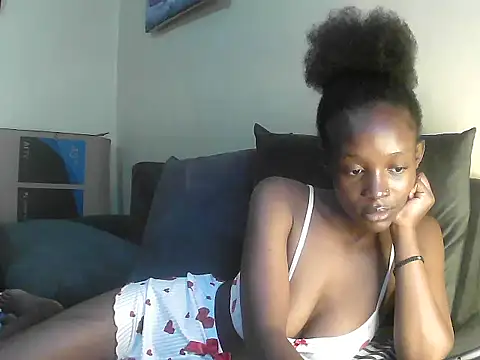 Snapshot of petite_clara24 chatting on 03-11-25, 11:15 petite clara24 online show from 03-11-25, 11:15