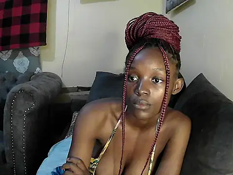 Snapshot of petite_clara24 chatting on 02-25-25, 09:48 petite clara24 online show from 02-25-25, 09:48