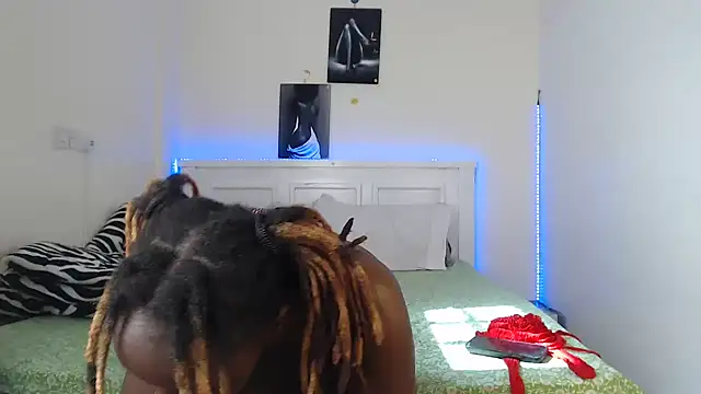 Snapshot of libra_goddess chatting on 10-20-25, 12:27 libra goddess online show from 10-20-25, 12:27