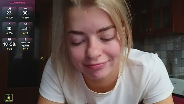 RinaBlondie online show from 10-26-25, 01:00