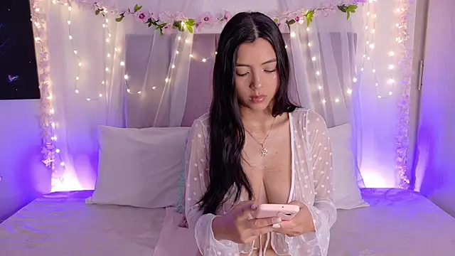 Julie Bennet online show from 04-16-26, 02:56