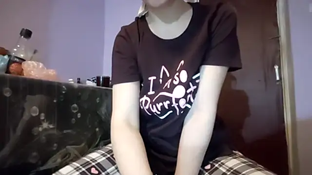  Kitti  online show from 12-14-25, 08:03