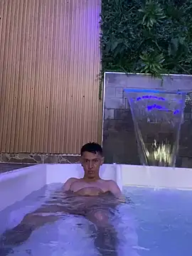 Snapshot of andy_dwels777 chatting on 02-07-25, 09:15 andy dwels777 online show from 02-07-25, 09:15