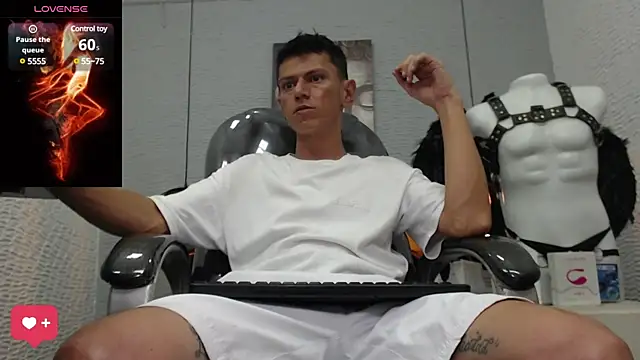 Snapshot of andy_dwels777 chatting on 02-02-25, 10:17 andy dwels777 online show from 02-02-25, 10:17