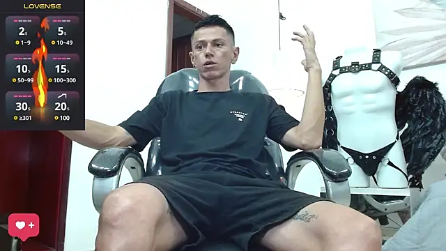 Snapshot of andy_dwels777 chatting on 03-11-25, 10:20 andy dwels777 online show from 03-11-25, 10:20