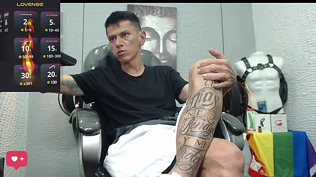 Snapshot of andy_dwels777 chatting on 02-14-25, 10:47 andy dwels777 online show from 02-14-25, 10:47