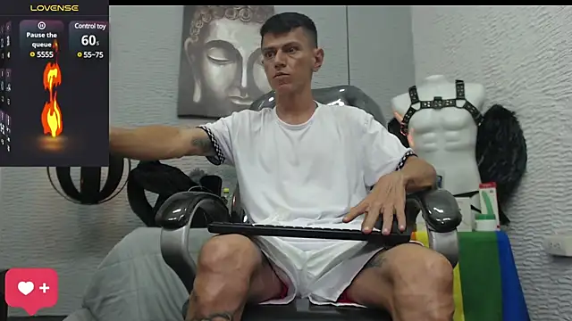 Snapshot of andy_dwels777 chatting on 02-27-25, 10:42 andy dwels777 online show from 02-27-25, 10:42