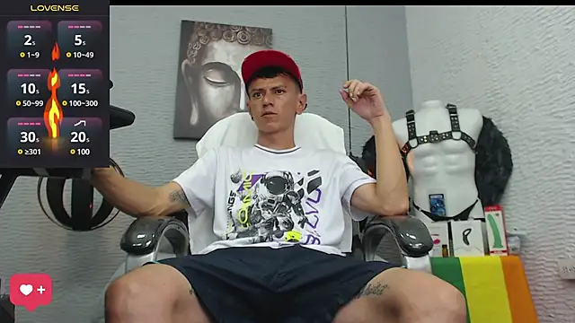 Snapshot of andy_dwels777 chatting on 02-26-25, 10:47 andy dwels777 online show from 02-26-25, 10:47