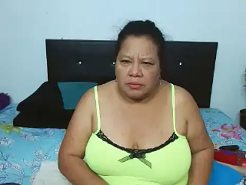Snapshot of Shanttal0272 chatting on 03-19-25, 12:23 Shanttal0272 online show from 03-19-25, 12:23