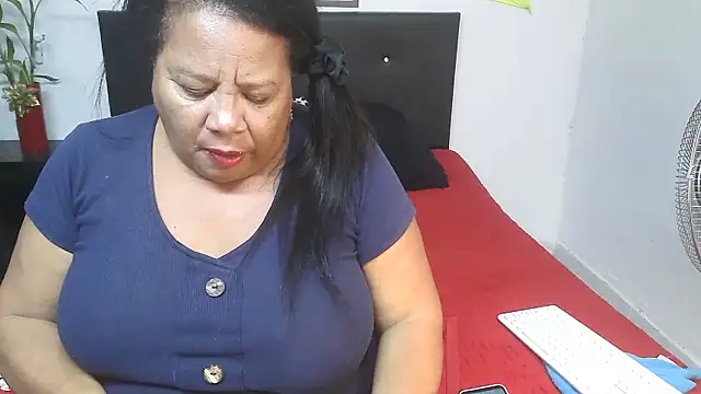 Snapshot of Shanttal0272 chatting on 05-15-26, 12:19 Shanttal0272 online show from 05-15-26, 12:19