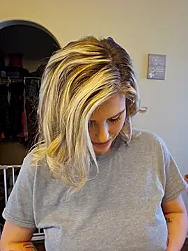 Snapshot of ellieconradxo chatting on 03-07-25, 04:55 ellieconradxo online show from 03-07-25, 04:55