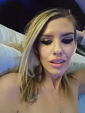ellieconradxo online show from 07-14-26, 03:11