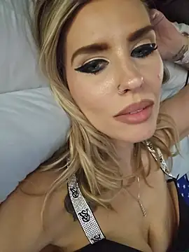 ellieconradxo online show from 06-27-26, 03:45