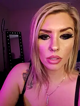 Snapshot of ellieconradxo chatting on 02-09-25, 07:52 ellieconradxo online show from 02-09-25, 07:52