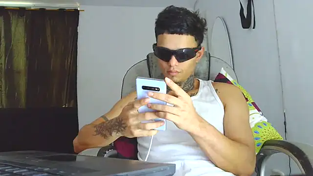 Skartoliver online show from 10-13-25, 02:18