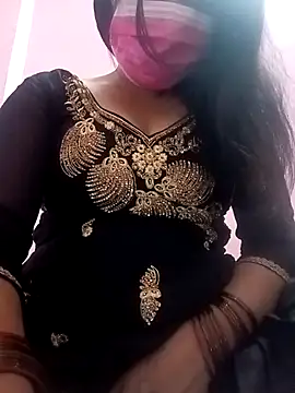 Snapshot of Beauty-khan chatting on 02-26-25, 09:44 Beauty-khan online show from 02-26-25, 09:44