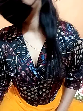 Snapshot of Beauty-khan chatting on 10-28-25, 11:42 Beauty-khan online show from 10-28-25, 11:42