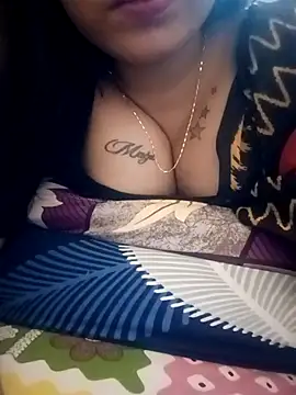 Snapshot of Beauty-khan chatting on 10-28-25, 11:58 Beauty-khan online show from 10-28-25, 11:58