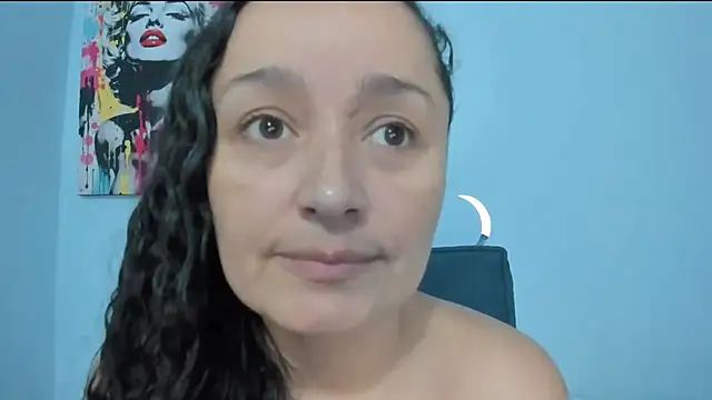 Snapshot of _luna__sweet_ chatting on 05-08-26, 01:42 luna sweet online show from 05-08-26, 01:42