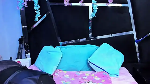 Cocoo Nuth online show from 02-15-26, 03:07