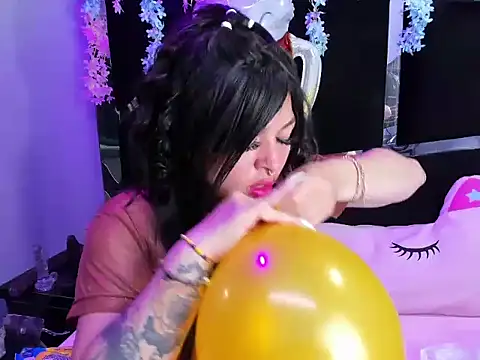 Cocoo Nuth online show from 09-28-25, 03:24