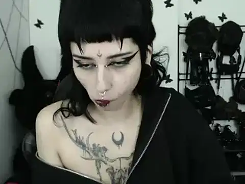 Snapshot of n0sferatus__ chatting on 02-25-26, 03:07 n0sferatus online show from 02-25-26, 03:07