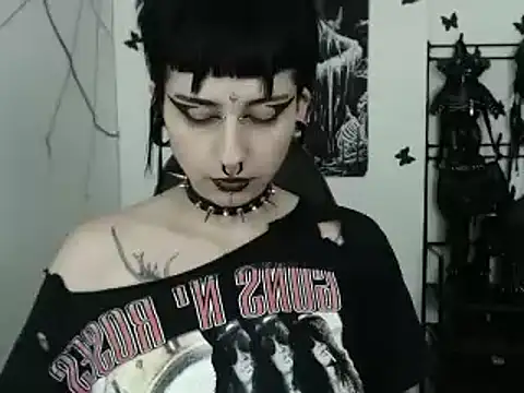 n0sferatus   online show from 10-23-25, 02:32