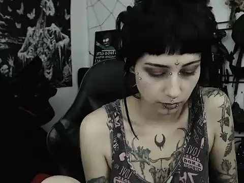 n0sferatus   online show from 06-25-26, 02:53