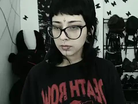 Snapshot of n0sferatus__ chatting on 02-10-26, 11:20 n0sferatus online show from 02-10-26, 11:20