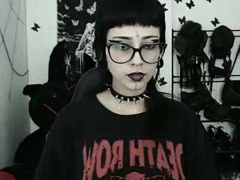 Snapshot of n0sferatus__ chatting on 02-05-26, 03:35 n0sferatus online show from 02-05-26, 03:35