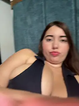 Snapshot of Tara__Sexy chatting on 06-25-26, 11:10 Tara Sexy online show from 06-25-26, 11:10