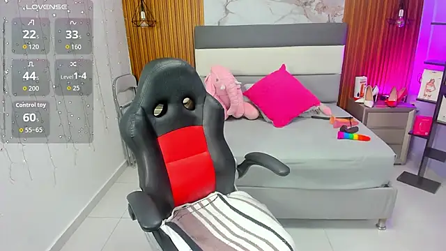 CATIAJONES online show from 05-21-26, 06:49