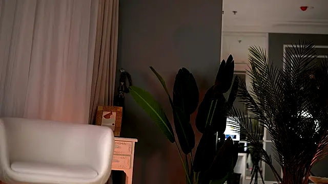 KellyMathews online show from 10-29-25, 03:16