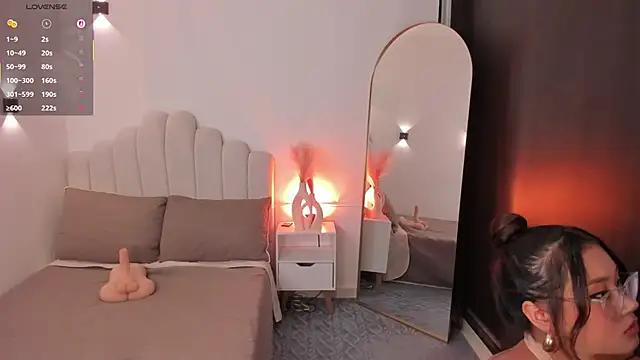 Snapshot of AmberLewis_ chatting on 05-24-26, 11:04 AmberLewis online show from 05-24-26, 11:04