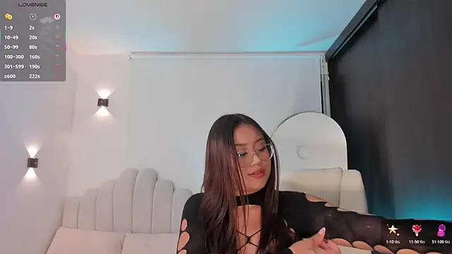 Snapshot of AmberLewis_ chatting on 04-30-26, 12:06 AmberLewis online show from 04-30-26, 12:06
