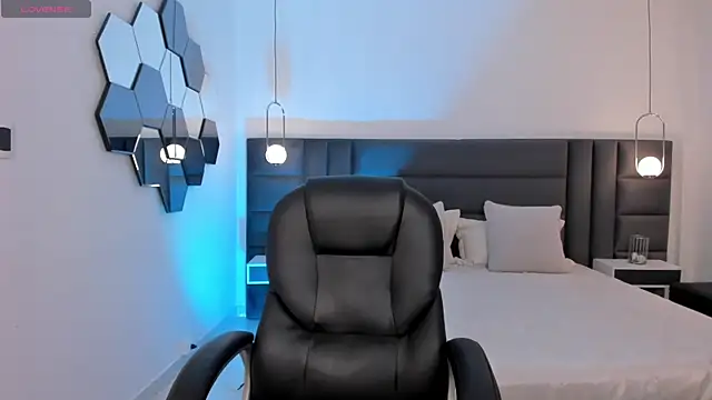 AmberLewis  online show from 10-16-25, 02:53