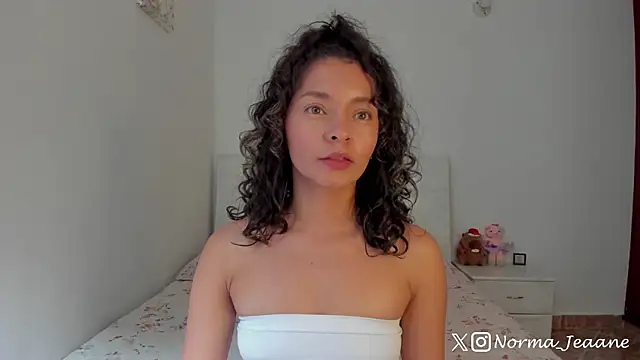 Snapshot of Norma-Jeaane chatting on 12-22-25, 06:08 Norma-Jeaane online show from 12-22-25, 06:08