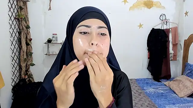 chaymae nah  online show from 09-29-25, 10:59