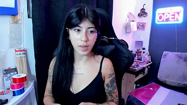 Snapshot of chaymae_nah_ chatting on 04-22-26, 01:56 chaymae nah online show from 04-22-26, 01:56