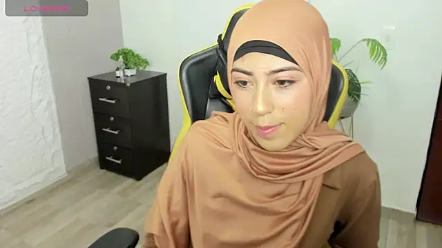 chaymae nah  online show from 03-11-25, 07:47