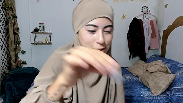 chaymae nah  online show from 09-23-25, 10:50