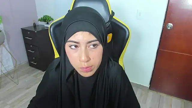 chaymae nah  online show from 03-19-25, 10:31